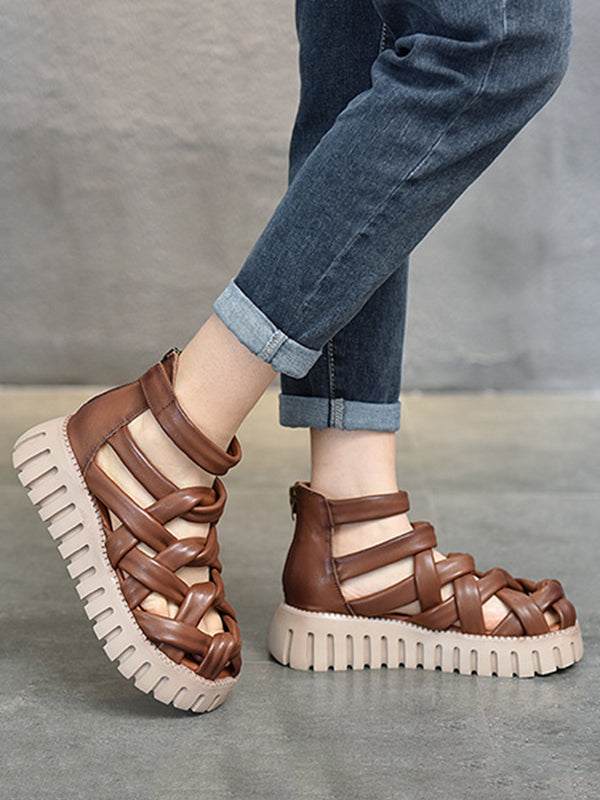 Effortlessly Elegant Sandals with a Timeless Design