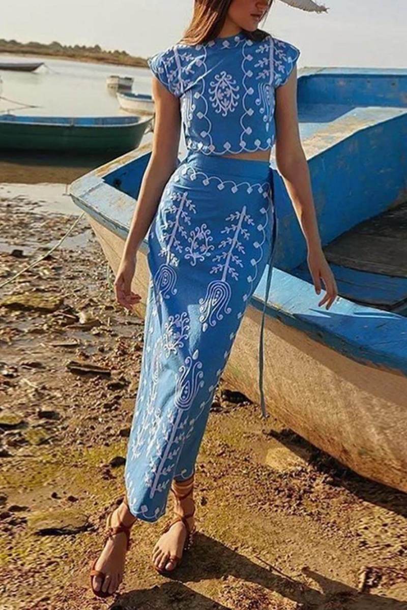 Beautifully Finished Top in a Timeless Design