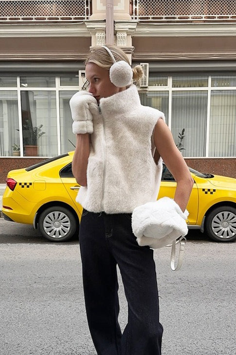 Effortlessly Elegant Garment with a Timeless Design