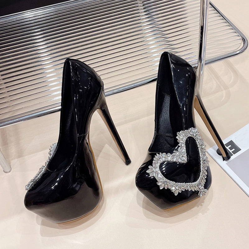 Well Tailored Shoes with a Graceful Silhouette