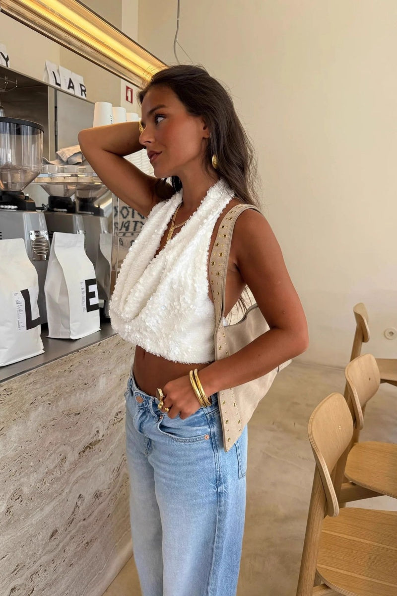Effortlessly Elegant Top with a Timeless Design