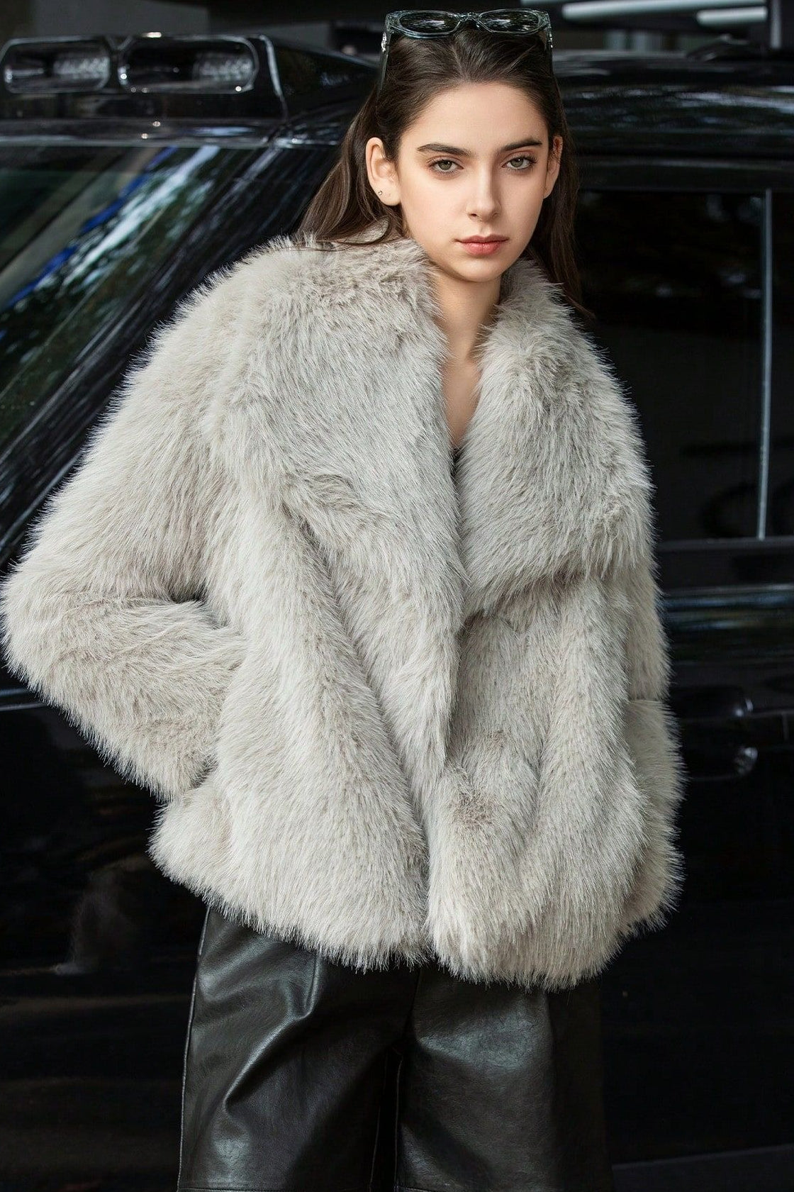 Well Tailored Coat with a Graceful Silhouette