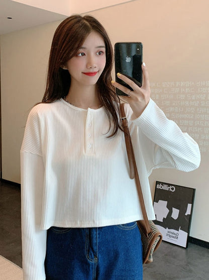 Well Tailored T-Shirt with a Graceful Silhouette