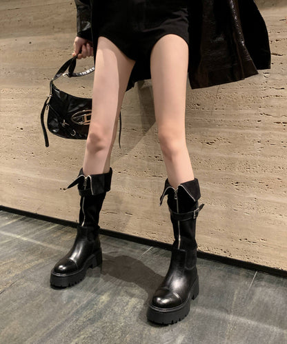 Effortlessly Elegant Boots with a Timeless Design