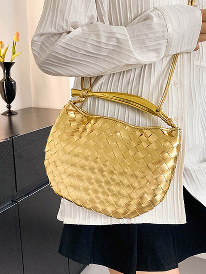 Well Tailored Bag with a Graceful Silhouette