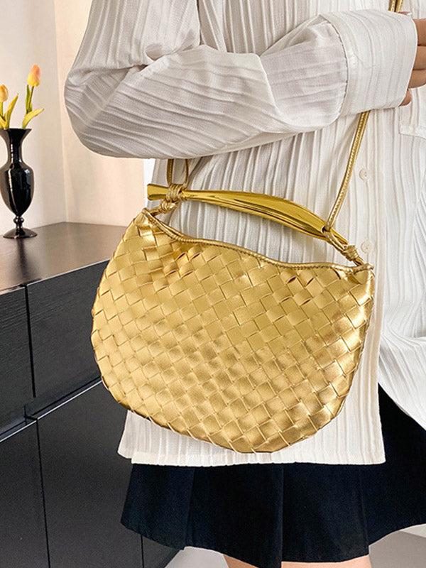 Well Tailored Bag with a Graceful Silhouette