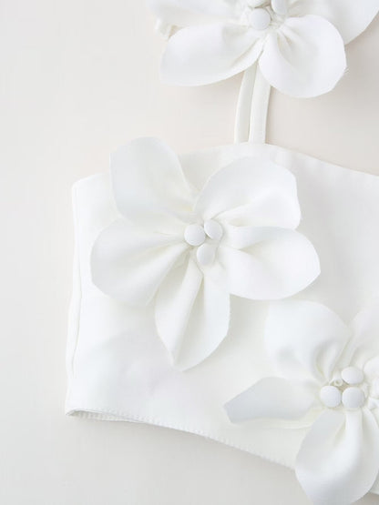 Effortlessly Elegant Top with a Timeless Design
