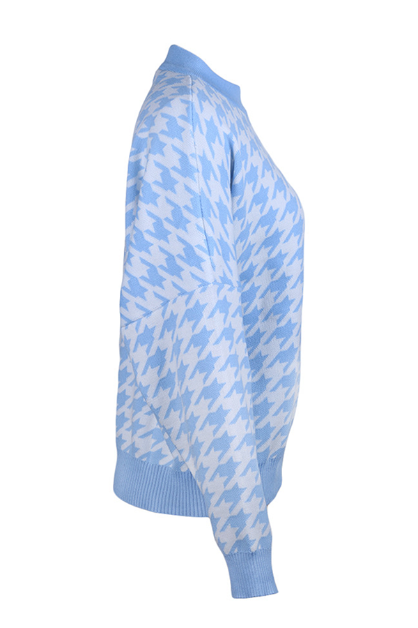 Beautifully Finished Sweater in a Timeless Design