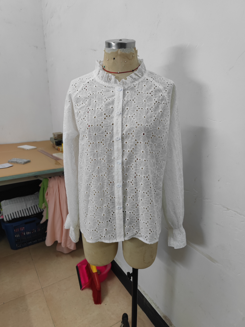 Effortlessly Elegant Shirt with a Timeless Design