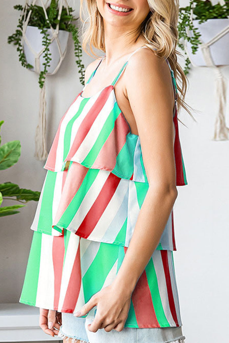 Well Tailored Top with a Graceful Silhouette