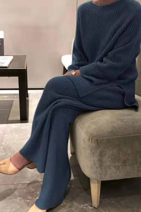 Gracefully Styled Garment for Any Occasion