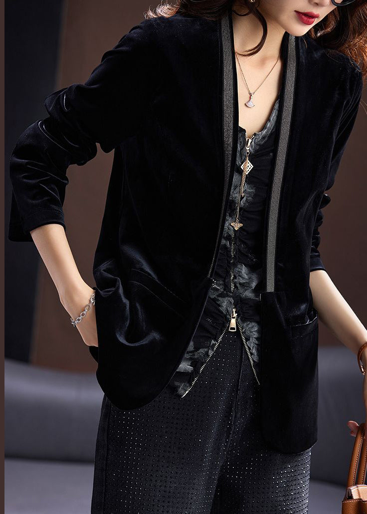 Elegantly Styled Coat for Everyday Wear