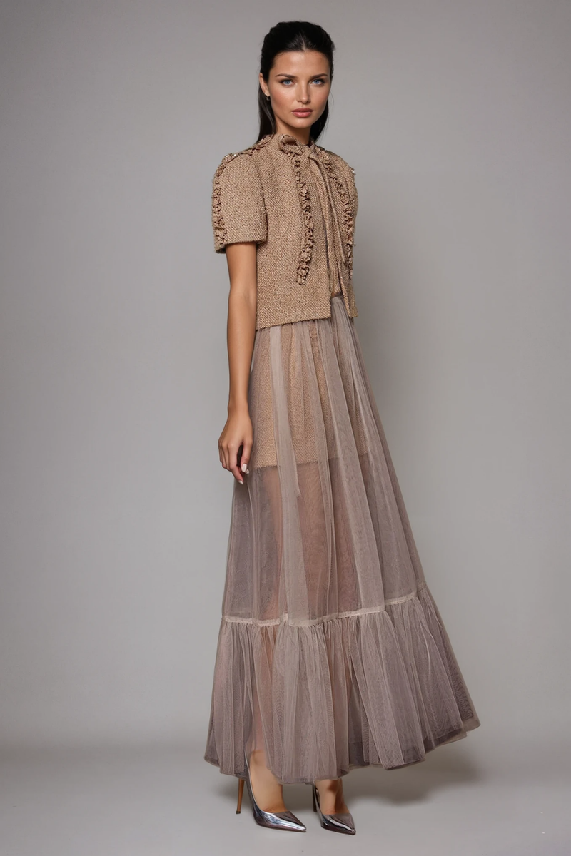 Well Tailored Pants with a Graceful Silhouette