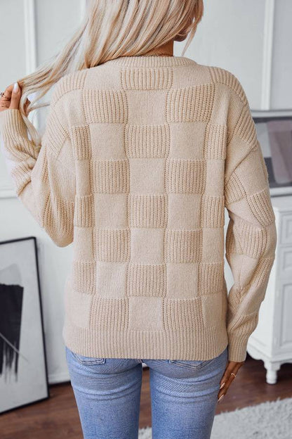Effortlessly Elegant Sweater with a Timeless Design
