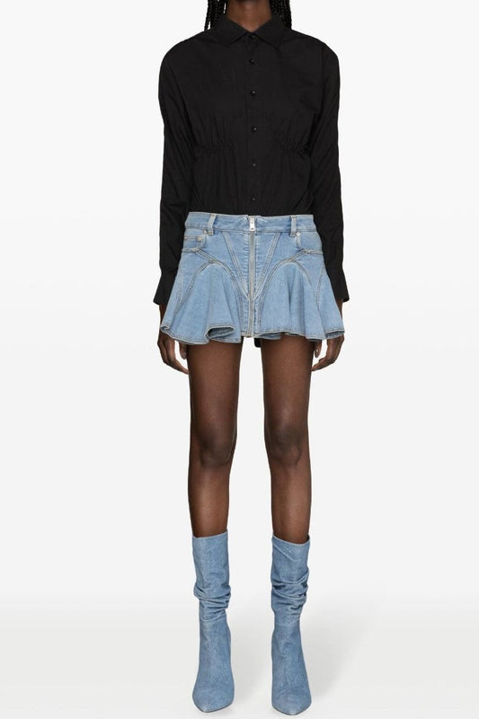 Sophisticated Garment with a Clean Classic Look