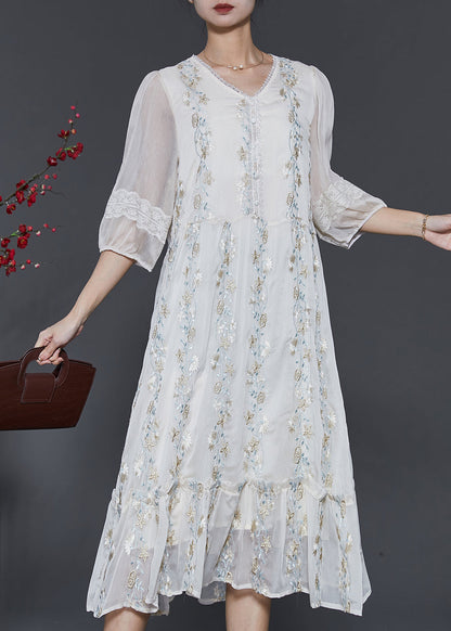 Well Tailored Dress with a Graceful Silhouette