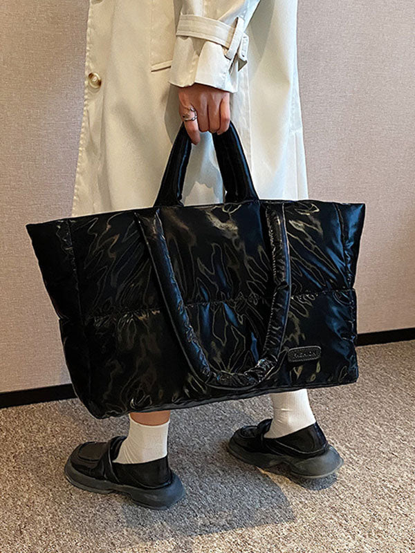Well Tailored Bag with a Graceful Silhouette