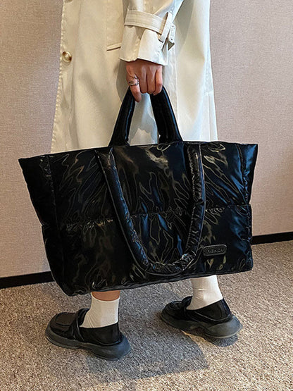Well Tailored Bag with a Graceful Silhouette