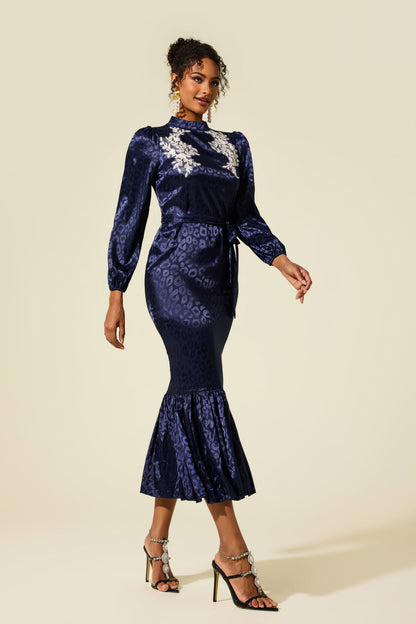 Sophisticated Dress with a Clean Classic Look