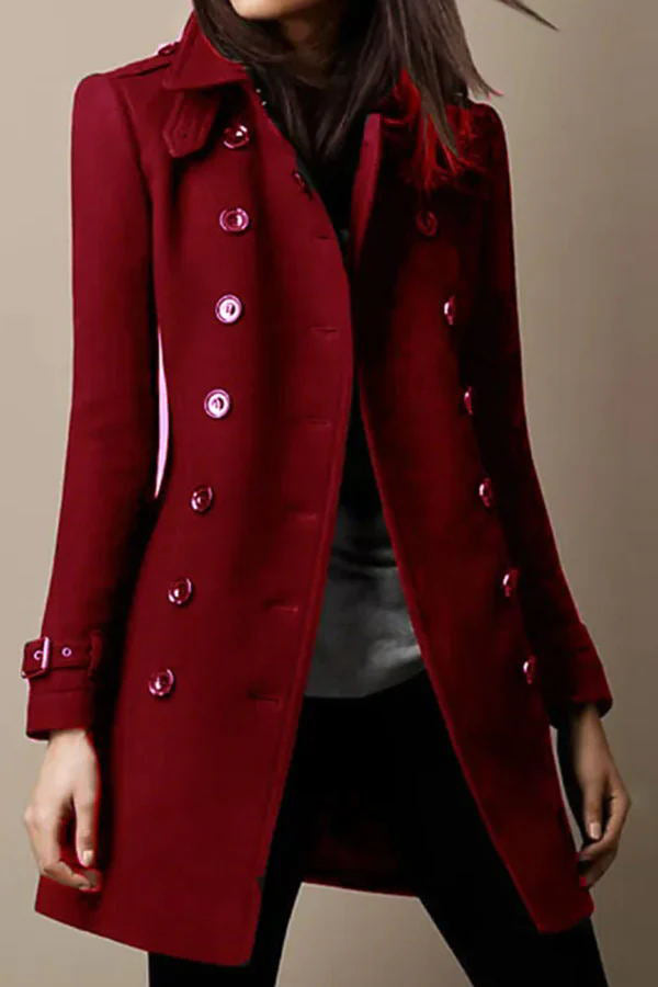Beautifully Finished Coat in a Timeless Design