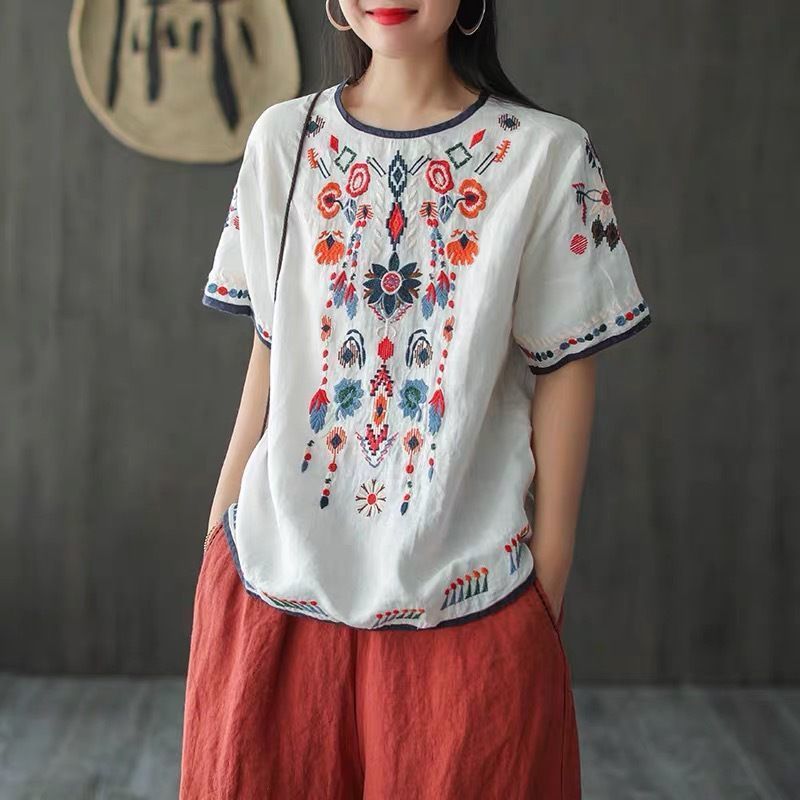 Well Tailored Shirt with a Graceful Silhouette