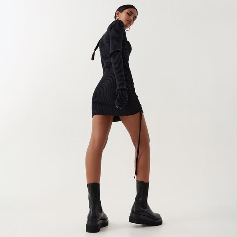 Well Tailored Dress with a Graceful Silhouette