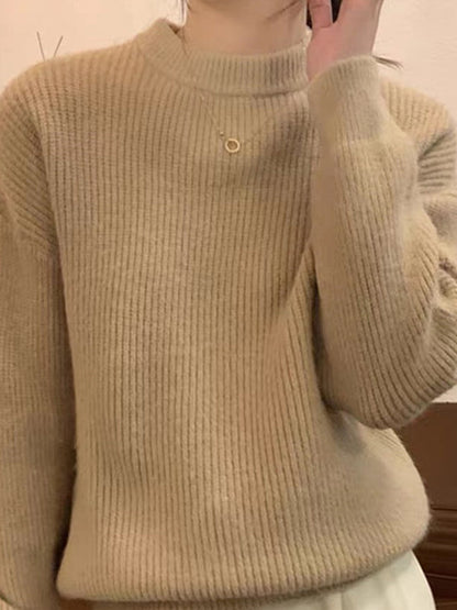 Classic Vintage Sweater with a Flattering Fit