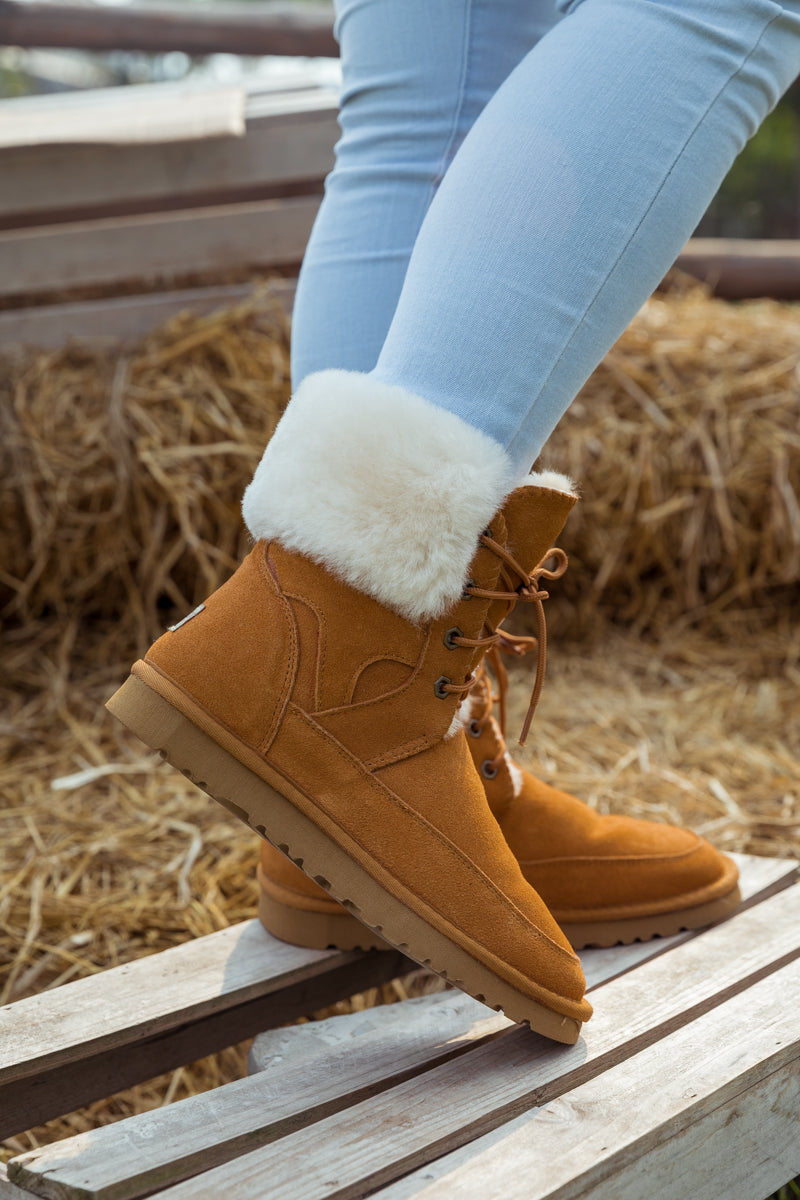 Well Tailored Boots with a Graceful Silhouette