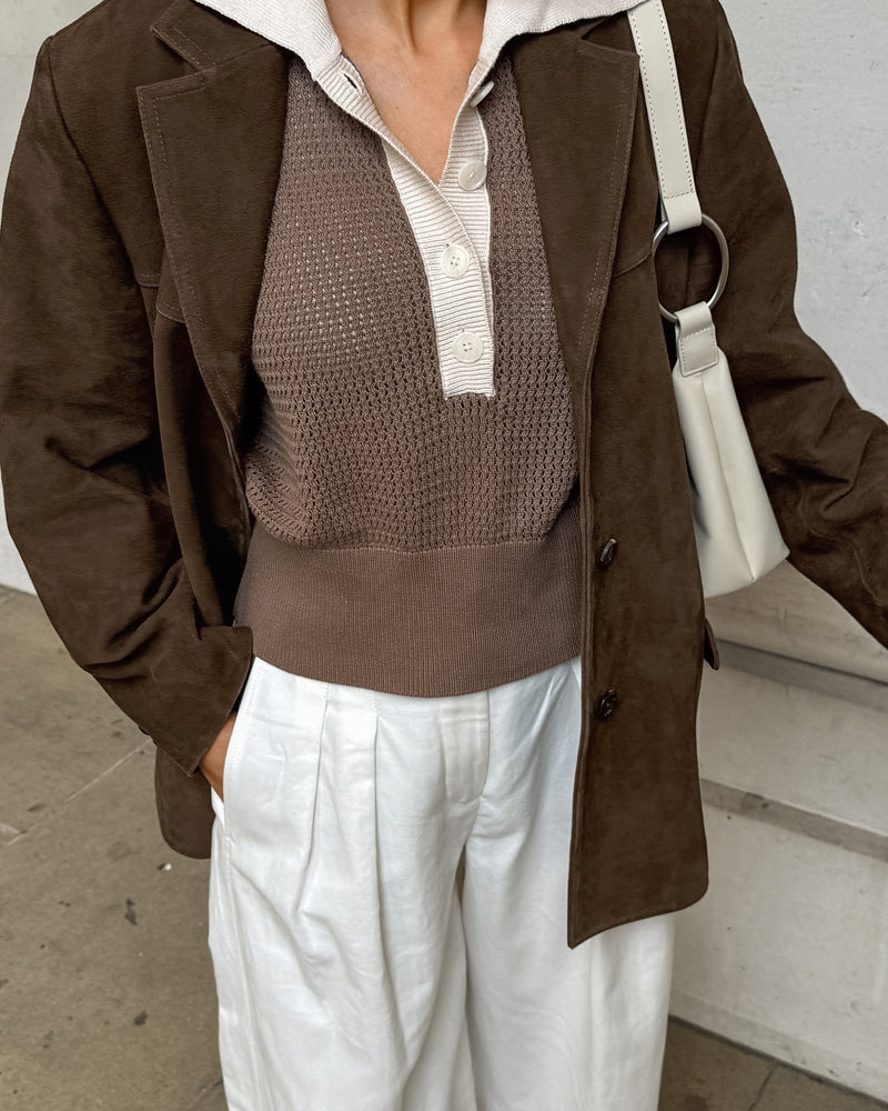 Effortlessly Elegant Jacket with a Timeless Design
