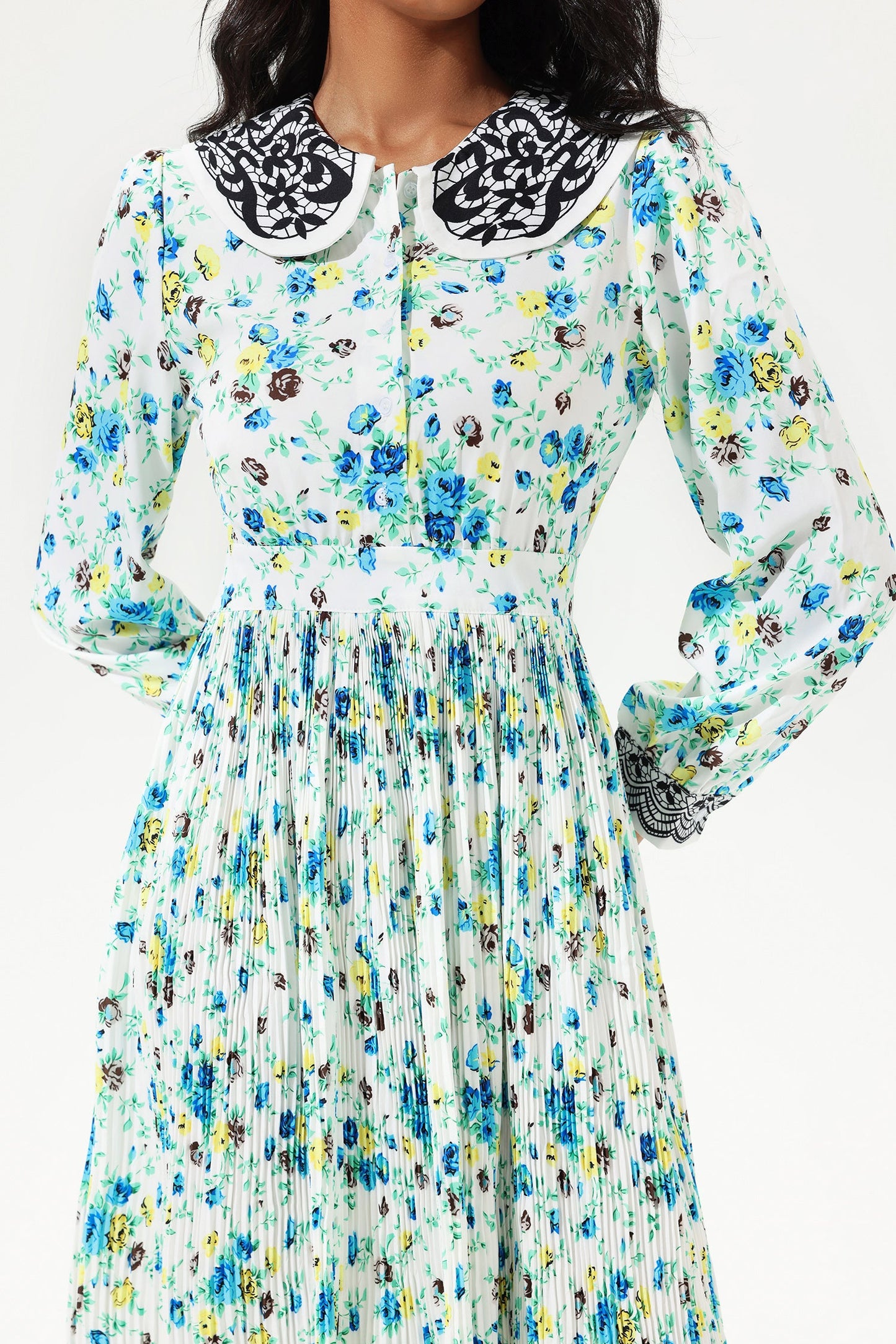 Well Tailored Dress with a Graceful Silhouette