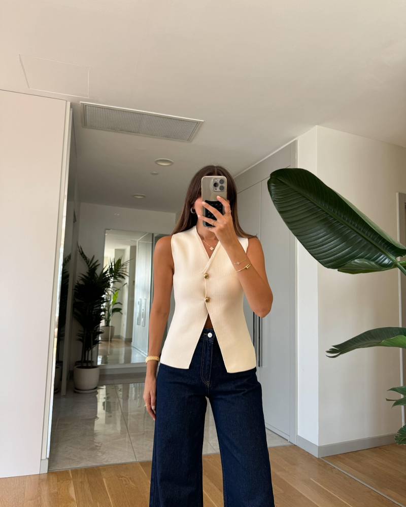 Classic Vintage & Enduringly Stylish Coat