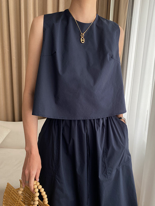 Sophisticated Garment with a Clean Classic Look