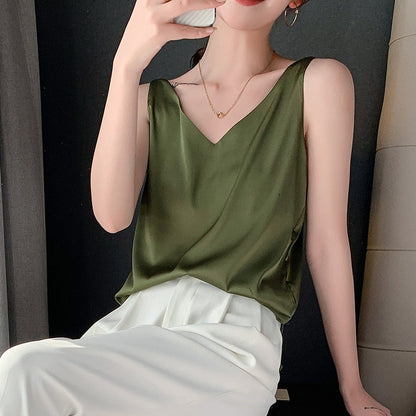 Classic Vintage Top with a Flattering Fit
