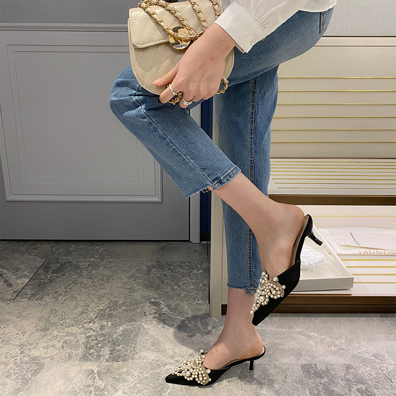 Well Tailored Heels with a Graceful Silhouette