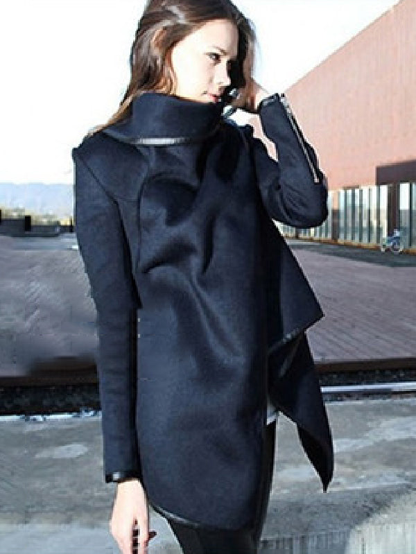 Beautifully Finished Coat in a Timeless Design