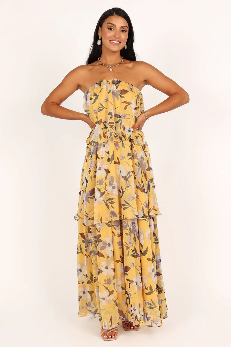Gracefully Styled Dress for Any Occasion