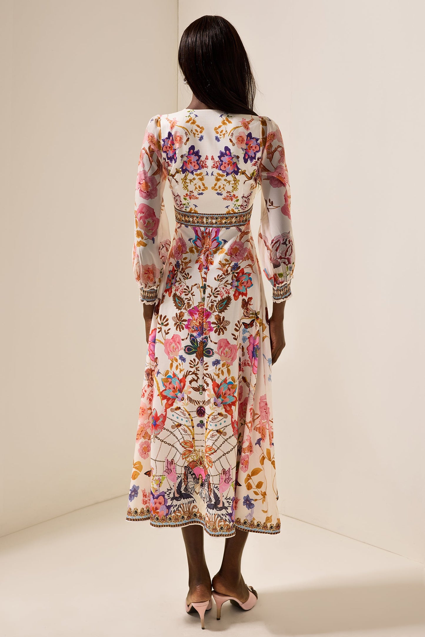 Classic Vintage Dress with a Flattering Fit