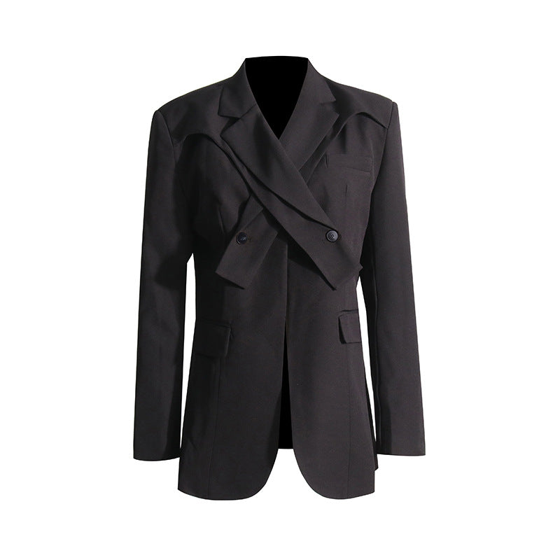 Well Tailored Coat with a Graceful Silhouette