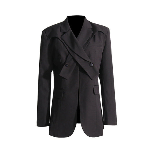 Well Tailored Coat with a Graceful Silhouette