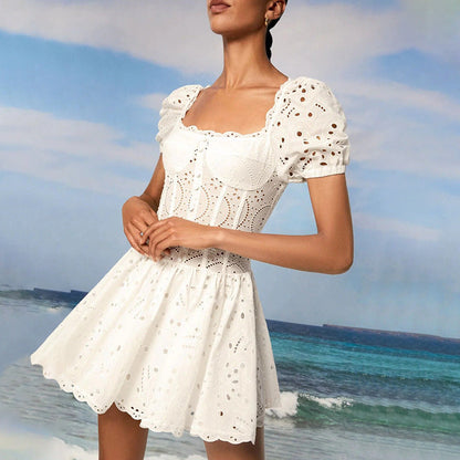 Well Tailored Dress with a Graceful Silhouette