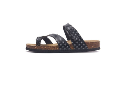 Effortlessly Elegant Sandals with a Timeless Design