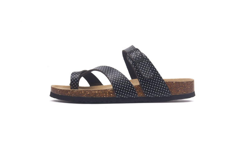 Effortlessly Elegant Sandals with a Timeless Design