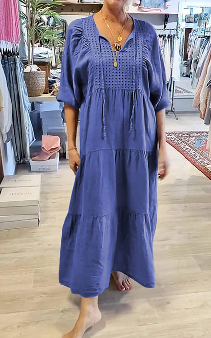 Classic Vintage Dress with a Flattering Fit