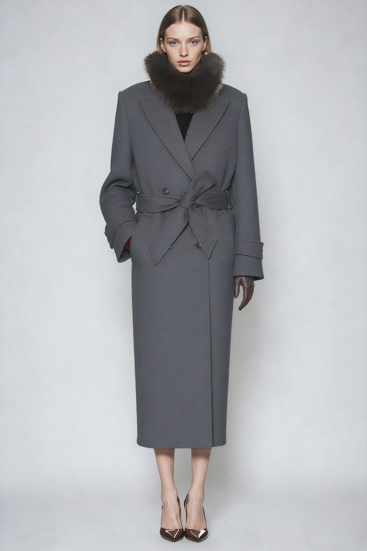 Well Tailored Coat with a Graceful Silhouette