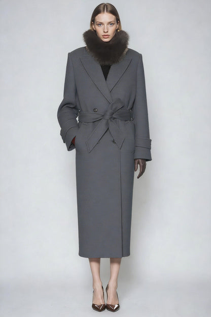 Well Tailored Coat with a Graceful Silhouette