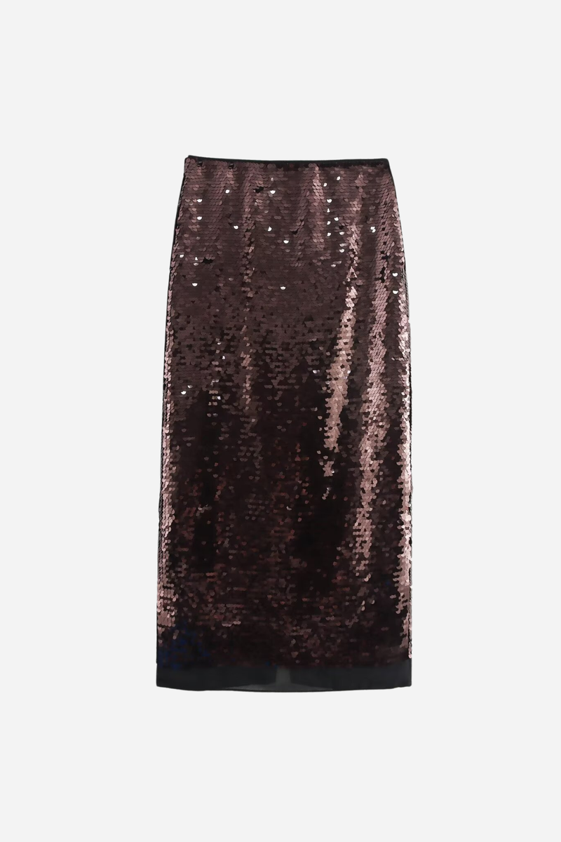 Well Tailored Garment with a Graceful Silhouette