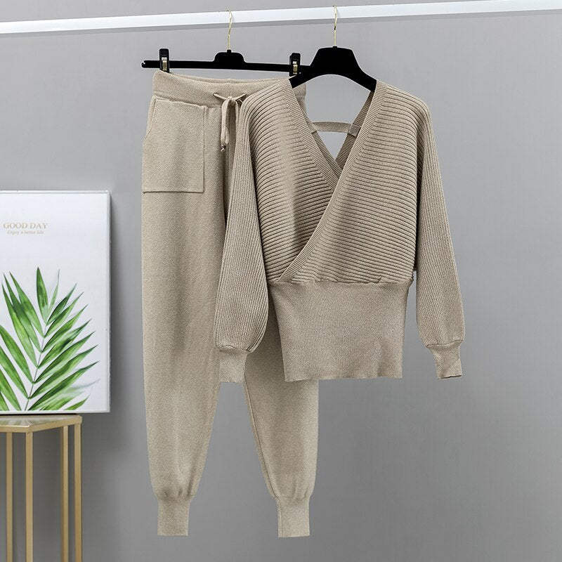 Classic Vintage Sweater with a Flattering Fit