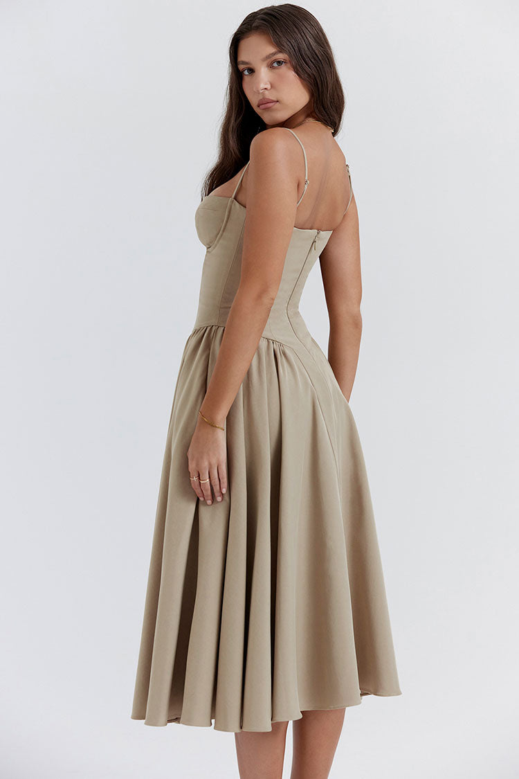Classic Vintage Dress with a Flattering Fit