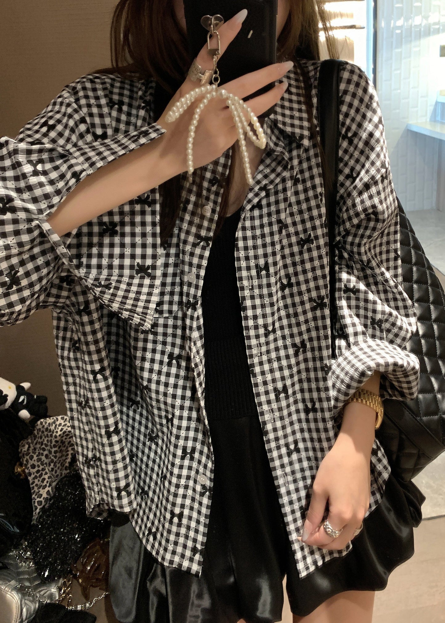 Effortlessly Elegant Blouse with a Timeless Design