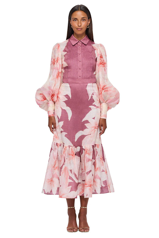 Well Tailored Dress with a Graceful Silhouette